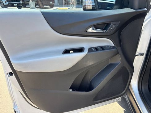 Used 2020 Chevrolet Equinox LS FWD image 5