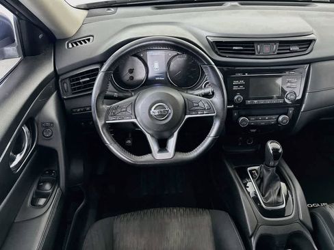 Used 2017 Nissan Rogue SV FWD image 10