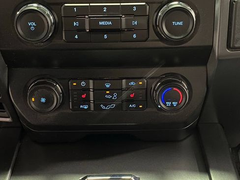 Used 2020 Ford F150 XLT w/ Equipment Group 302A Luxury AWD/4WD image 26