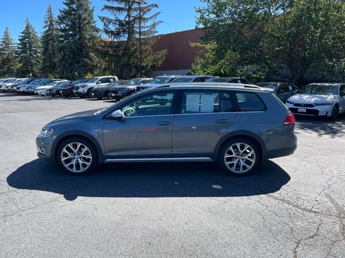 Used 2017 Volkswagen Golf Alltrack SEL AWD/4WD image 2
