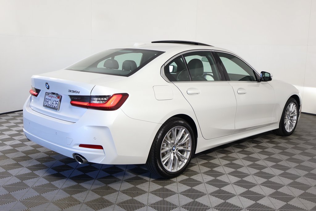 Used 2024 BMW 330i Sedan RWD image 4