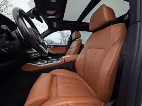 Used 2022 BMW X5 xDrive40i w/ M Sport Package image 39