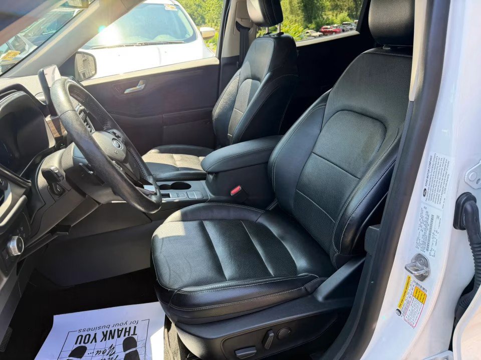 Used 2020 Ford Escape Titanium AWD/4WD image 11