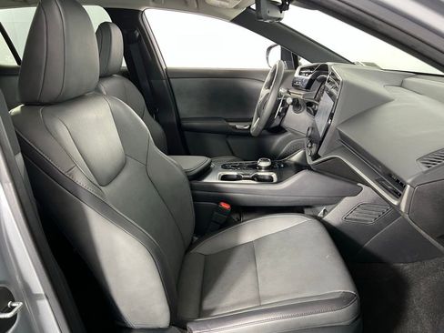 Used 2023 Lexus RZ 450e Premium image 34