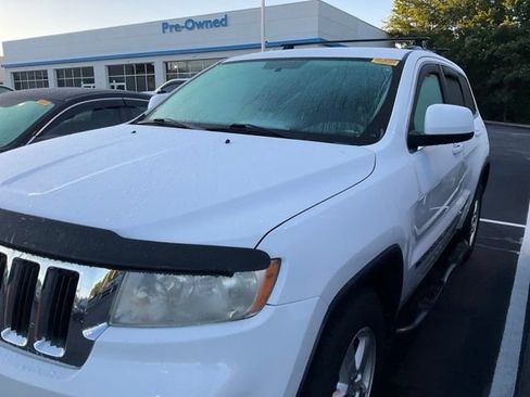 Used 2013 Jeep Grand Cherokee Laredo w/ Laredo E Group AWD/4WD image 9