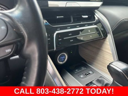 Used 2021 Toyota Venza XLE w/ Softex Package AWD/4WD image 24