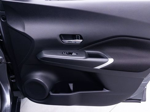 Used 2021 Nissan Kicks SV FWD image 29