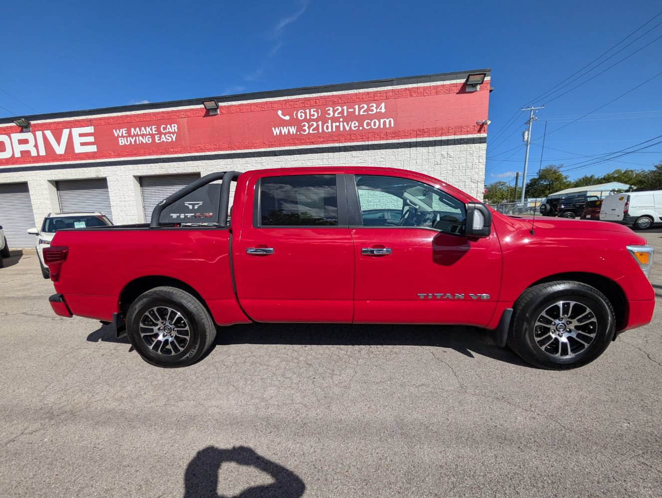 Used 2020 Nissan Titan 2WD Crew Cab image 5