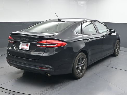 Used 2018 Ford Fusion SE w/ Equipment Group 201A image 8