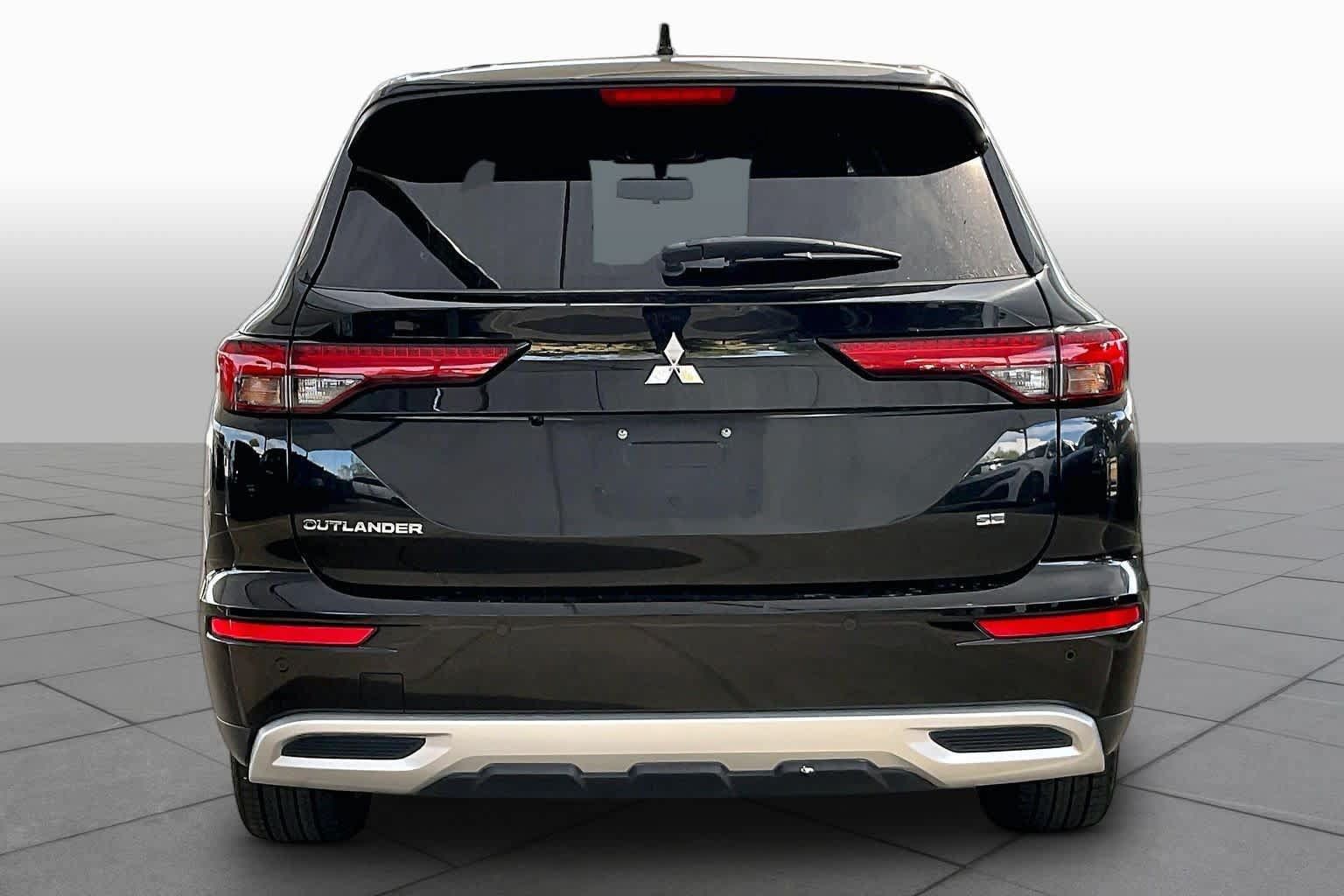 Used 2022 Mitsubishi Outlander SE FWD image 5