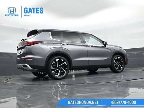 Used 2024 Mitsubishi Outlander SE AWD/4WD image 40