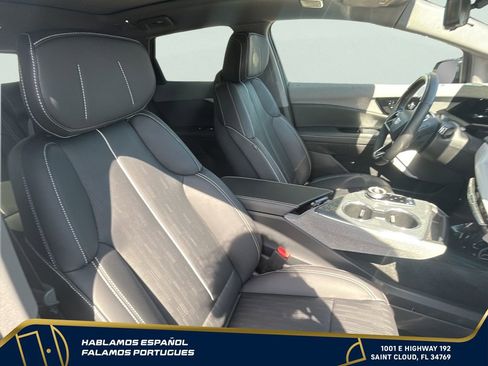 Used 2025 Cadillac Optiq Sport 2 w/ LPO, Floor Liner Package AWD/4WD image 33