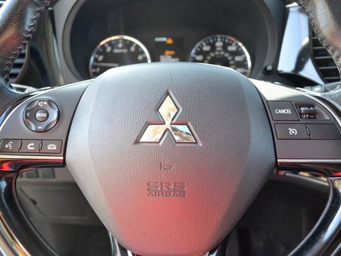 Used 2018 Mitsubishi Outlander SE image 15