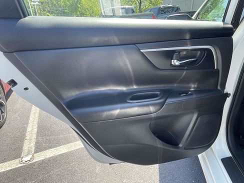 Used 2018 Nissan Altima 2.5 SR FWD image 14