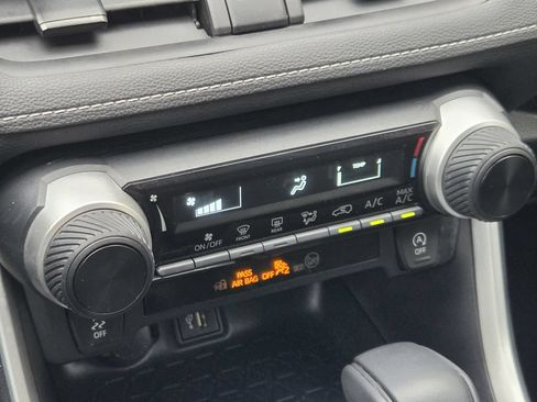 Used 2025 Toyota RAV4 LE FWD image 20