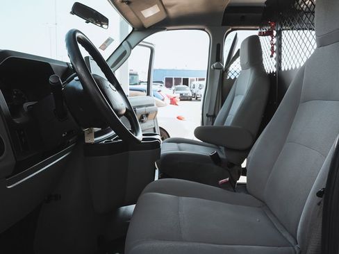 Used 2014 Ford E-150 and Econoline 150 w/ Power Group image 14