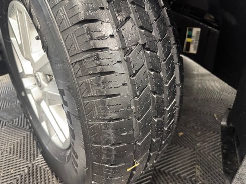 Used 2018 Nissan Frontier SV image 43