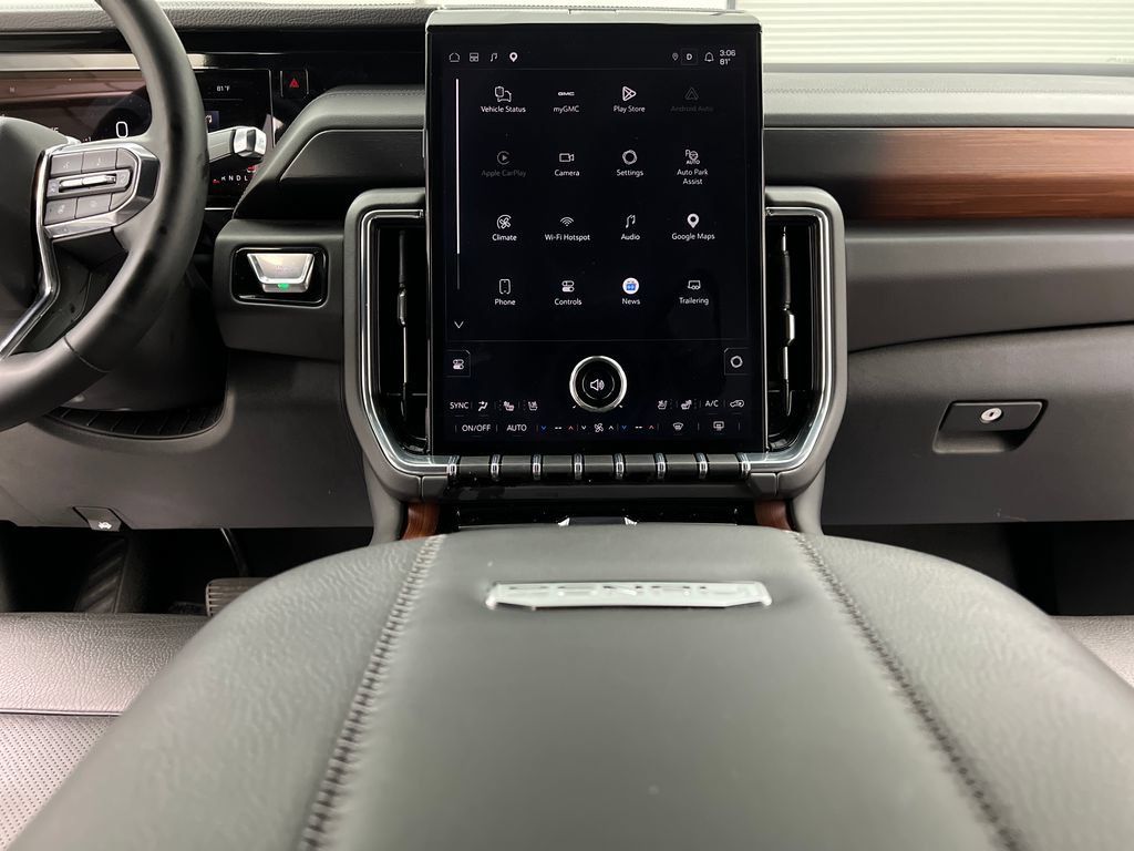 Used 2025 GMC Yukon XL Denali RWD image 49