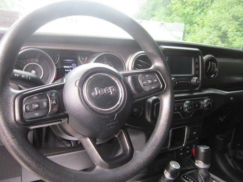 Used 2018 Jeep Wrangler Unlimited Sport AWD/4WD image 11