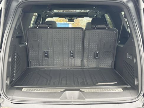 New 2026 Chevrolet Suburban High Country image 23