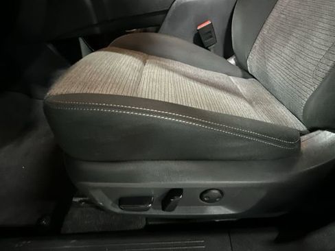 Used 2023 Nissan Rogue SV image 18