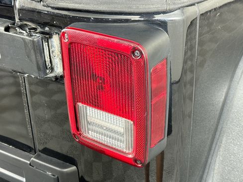 Used 2017 Jeep Wrangler Sport w/ Quick Order Package 23S image 27