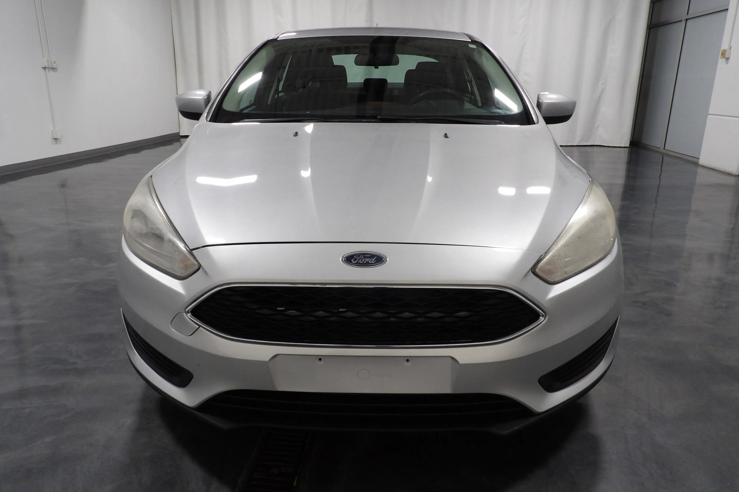 Used 2018 Ford Focus SE FWD image 2
