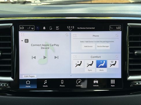 Used 2024 Chrysler Pacifica Touring-L FWD image 5