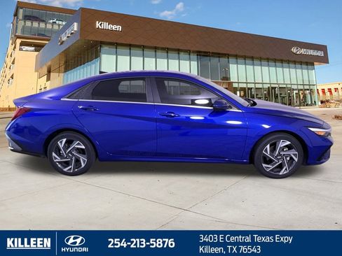 Used 2025 Hyundai Elantra SEL FWD image 10