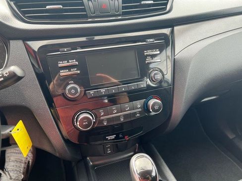 Used 2018 Nissan Rogue Sport S w/ S Appearance Package AWD/4WD image 15