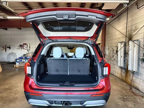 New 2026 Ford Explorer Platinum w/ LUX Leather Package image 21