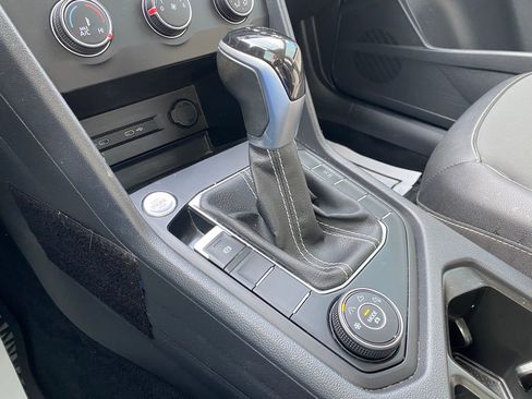 Used 2022 Volkswagen Taos SE FWD image 27