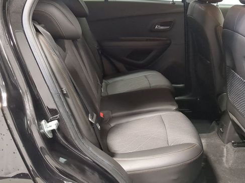 Used 2020 Chevrolet Trax LT w/ LT Convenience Package FWD image 24