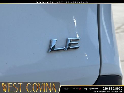 Used 2025 Toyota Sienna LE FWD image 15