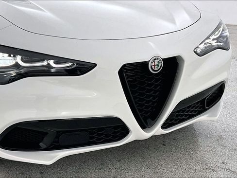 Used 2025 Alfa Romeo Stelvio Sprint w/ Veloce Package image 38