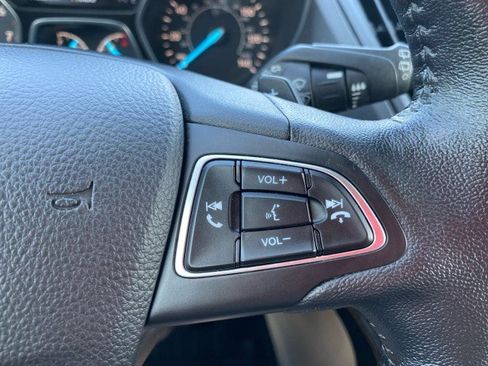 Used 2017 Ford Escape Titanium w/ Equipment Group 301A AWD/4WD image 20