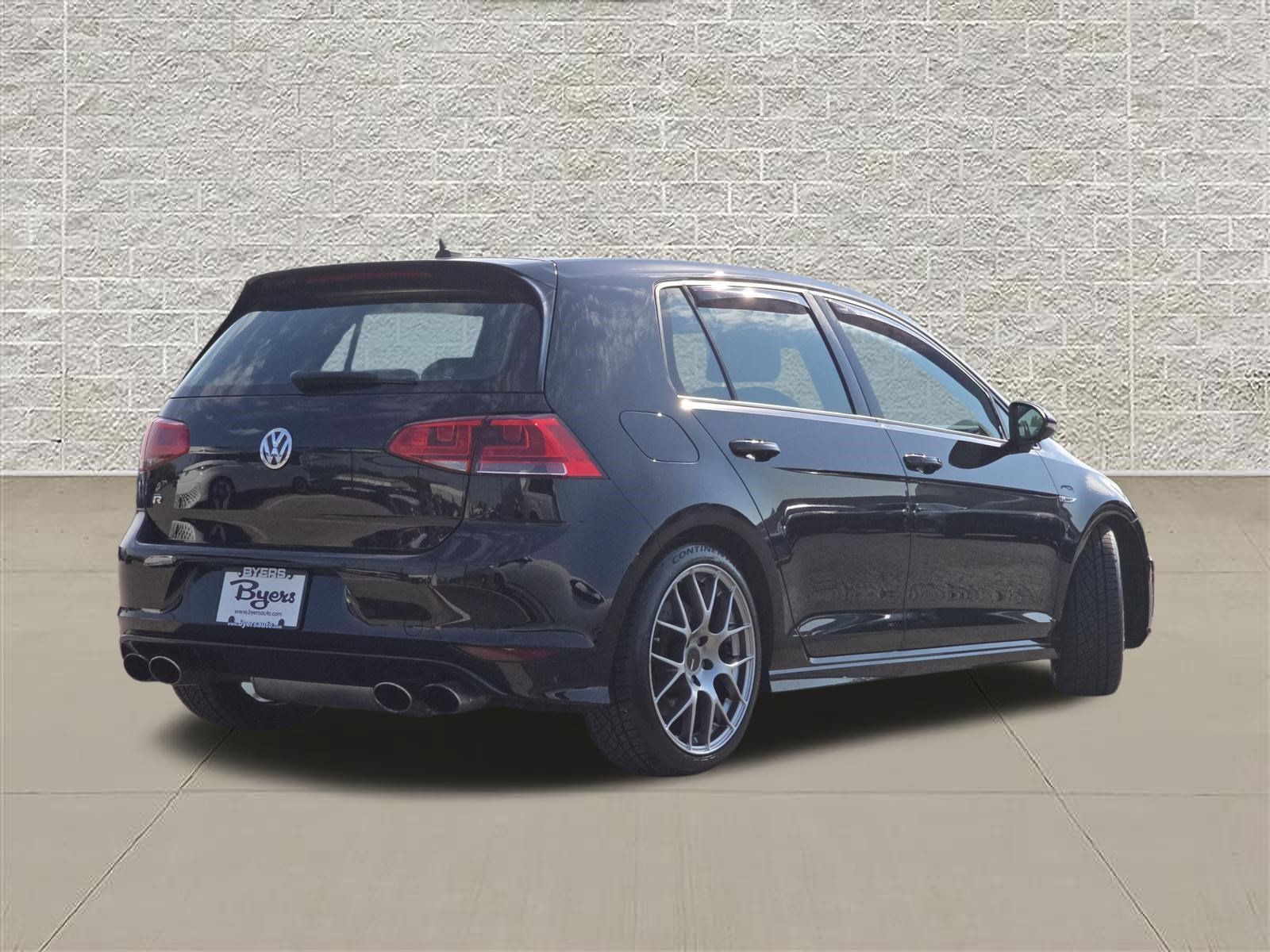 Used 2017 Volkswagen Golf R 4-Door AWD/4WD image 7