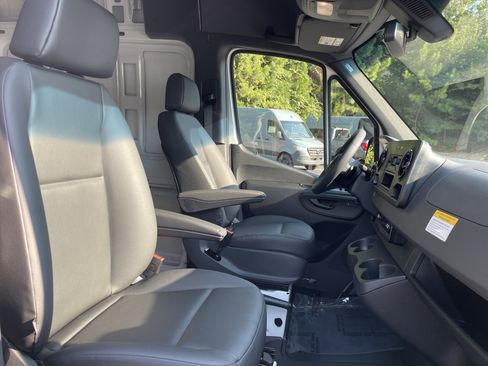 New 2025 Mercedes-Benz Sprinter 2500 image 41