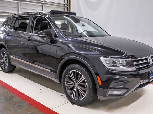 Used 2018 Volkswagen Tiguan SEL FWD image 5