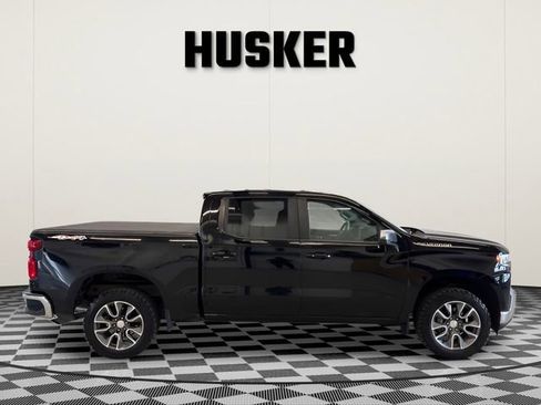 Used 2022 Chevrolet Silverado 1500 LT image 2