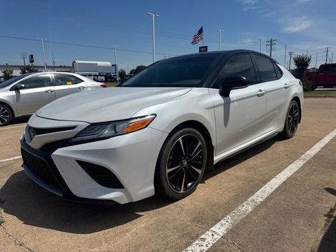 Used 2020 Toyota Camry XSE FWD image 1