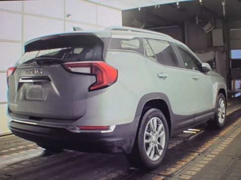 Used 2024 GMC Terrain SLT image 3