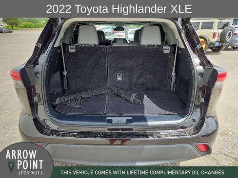 Used 2022 Toyota Highlander XLE FWD image 17