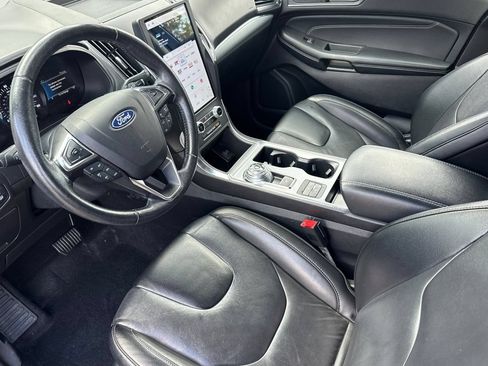 Used 2022 Ford Edge Titanium AWD/4WD image 10