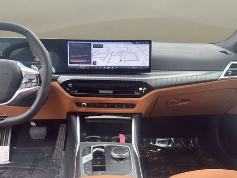 Used 2025 BMW 430i xDrive w/ Premium Package image 9