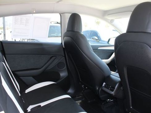 Used 2023 Tesla Model Y Long Range AWD/4WD image 7