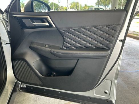 Used 2024 Mitsubishi Outlander SEL FWD image 26