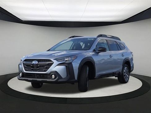New 2025 Subaru Outback Premium image 3