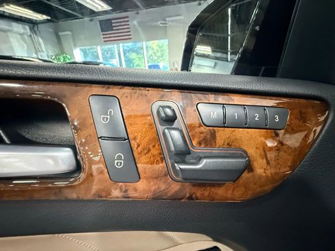 Used 2013 Mercedes-Benz GL 550 4MATIC w/ On/Off-Road Pkg image 25