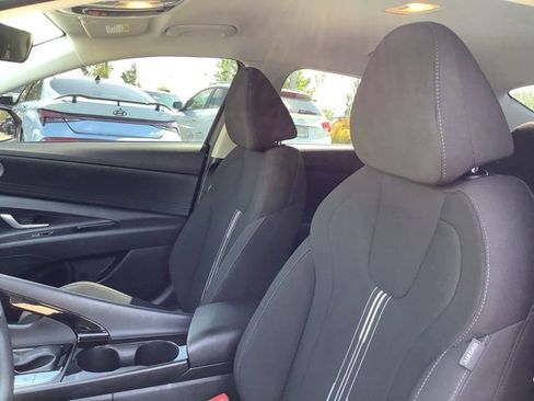 Certified 2024 Hyundai Elantra Blue FWD image 19